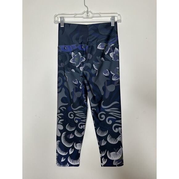 Punk Robb Abstract Art Black Blue Fish White Leggings Workout Size Medium Koi - Picture 3 of 5